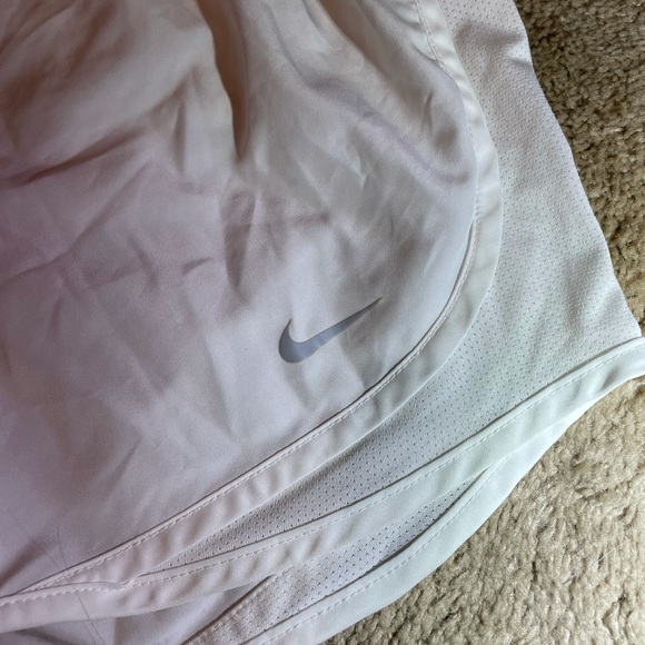 Nike athletic shorts. Size XS. No stains. Like new. - Picture 3 of 5